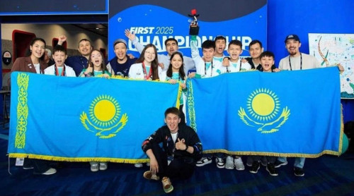 Qaraǵandylyq oqýshylar Hıýstonnan júldemen oraldy