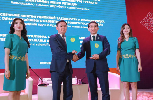 Konstıtýsııalyq zańdylyqty nyǵaıtý joldary talqylandy