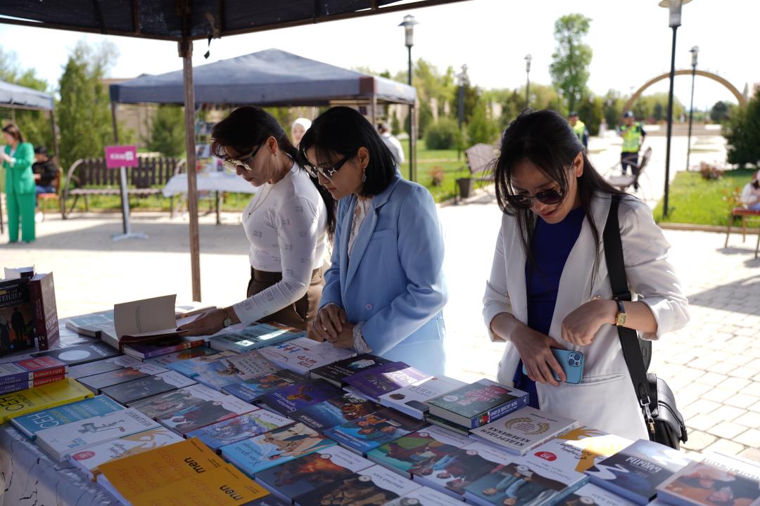 Áýlıeatadaǵy kitap festıvali