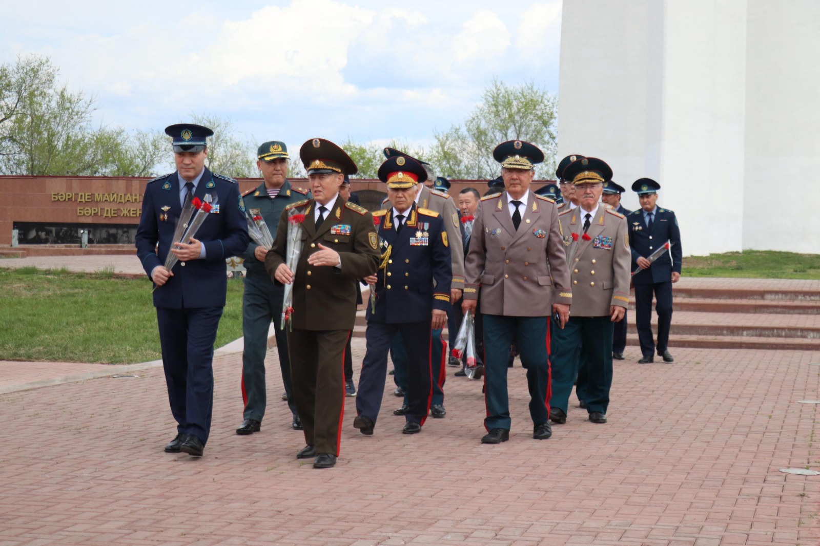 Batys Qazaqstanǵa «Generaldar keńesi» keldi