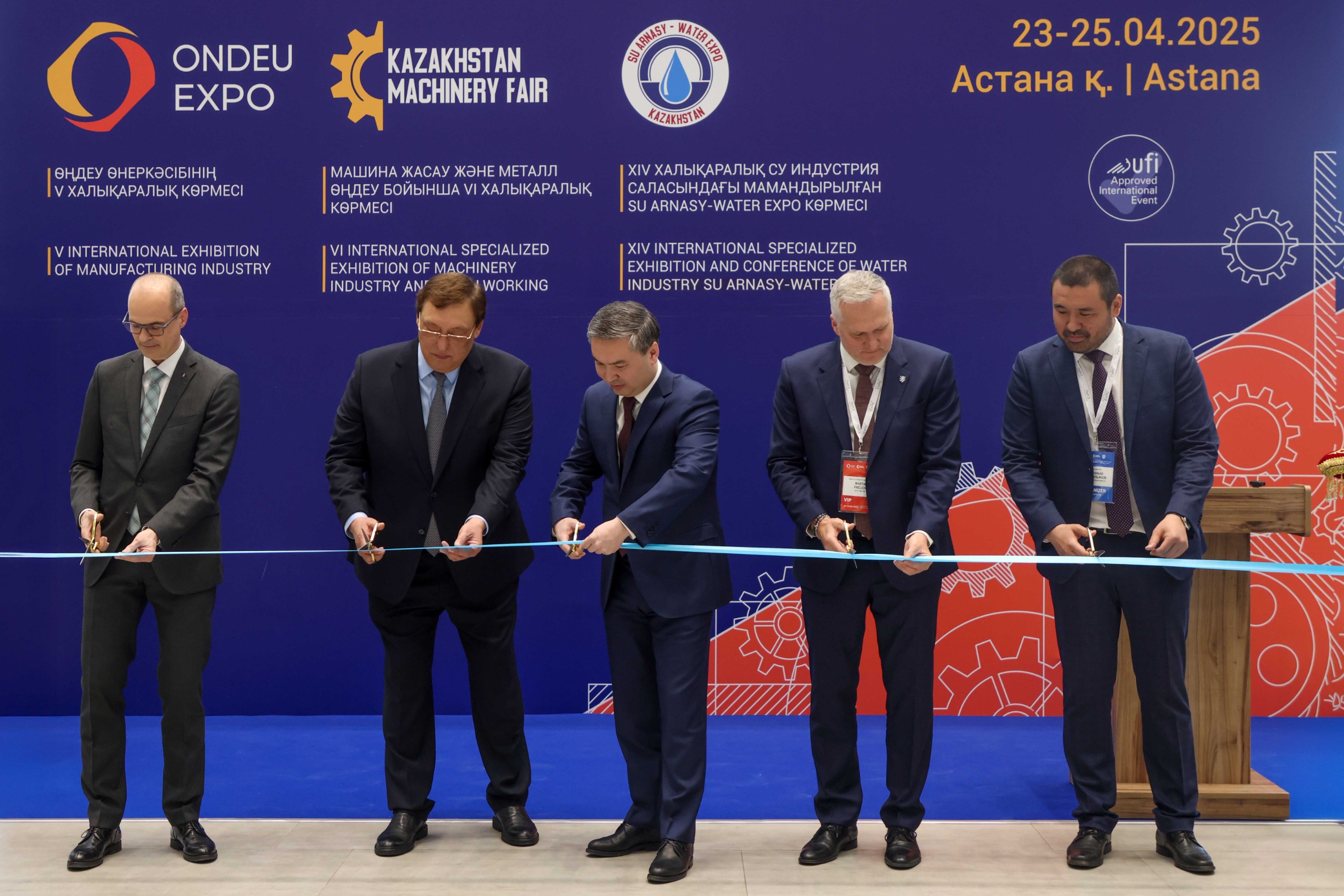 Astanada úsh iri halyqaralyq kórme óz jumysyn bastady