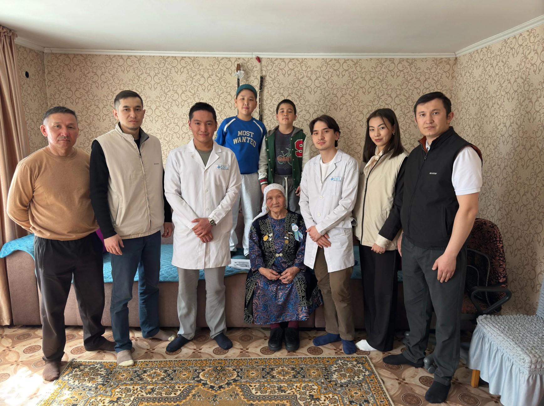 Tyl ardagerine qurmet kórsetti