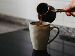 Ǵalymdar kofe qaldyǵynan energııa alynatynyn dáleldedi