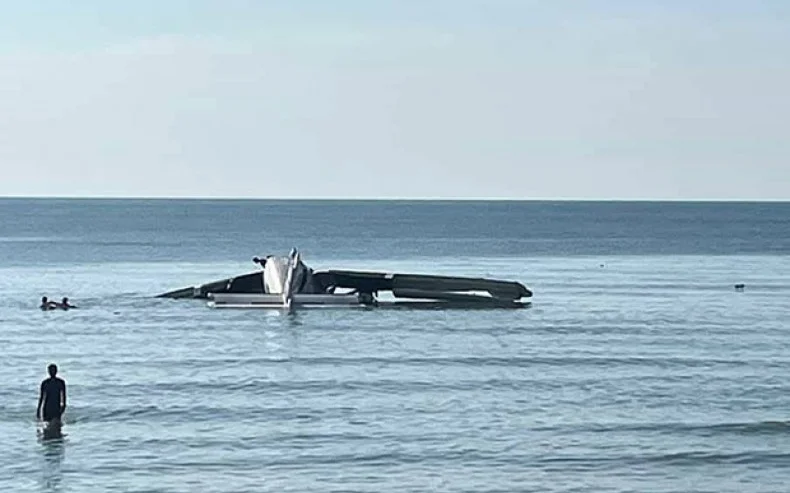 Taılandta ushaq teńizge qulap, bes adam qaza tapty