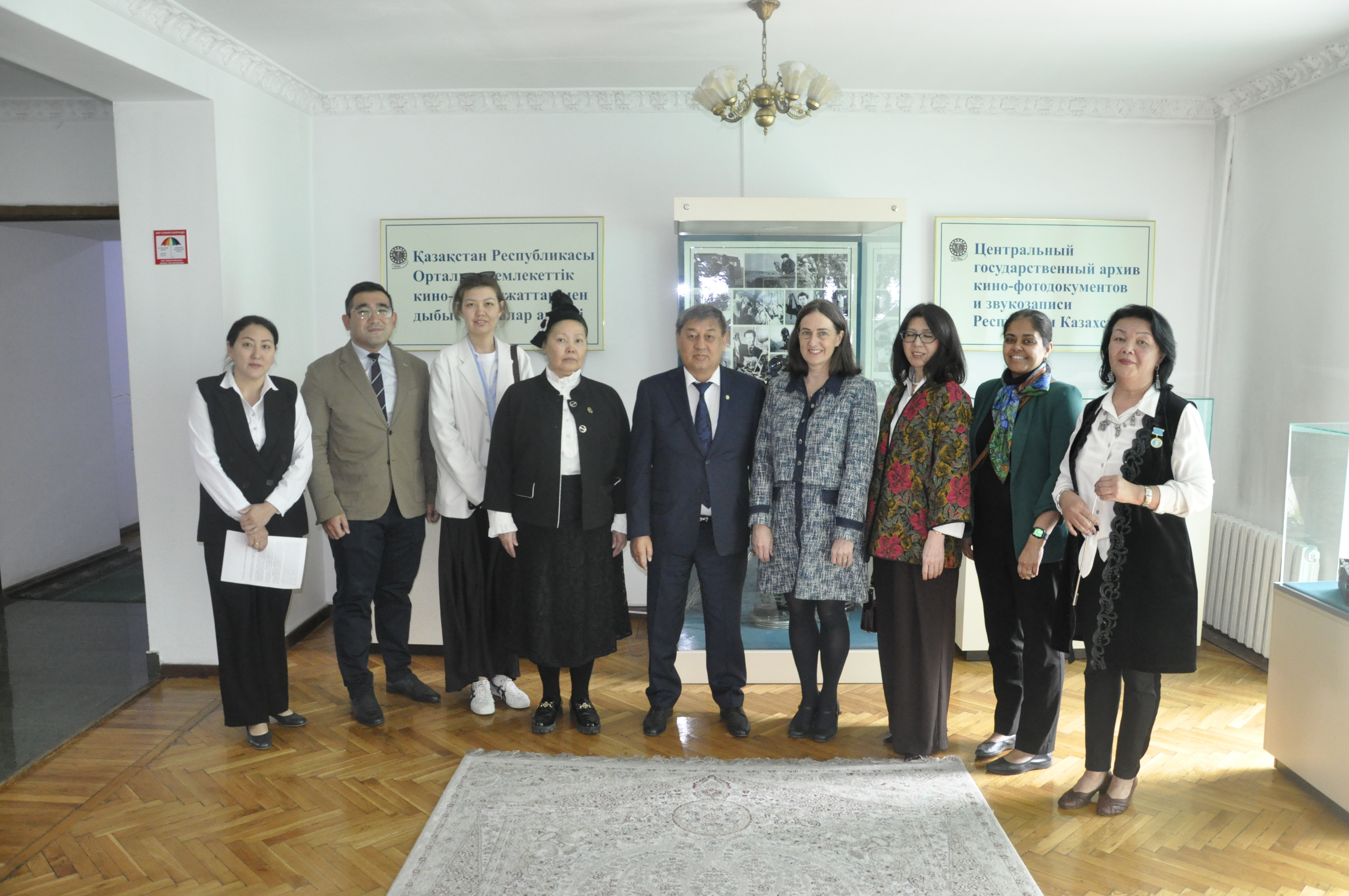 Qazaqstan-AQSh  kıno-fotoqujattarynyń kórmesi ótti