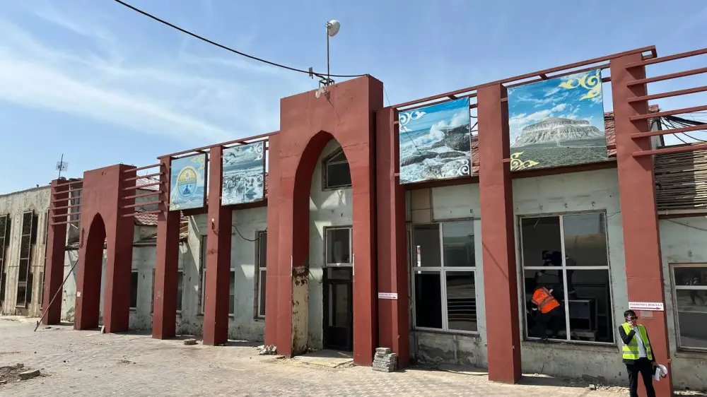 Mańǵystaý oblysynda úsh temirjol vokzaly jóndeledi