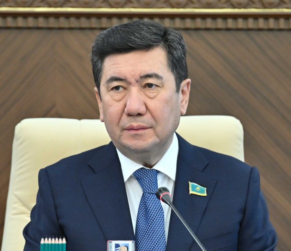 Yntymaq pen dáıekti eńbektiń jemisi­