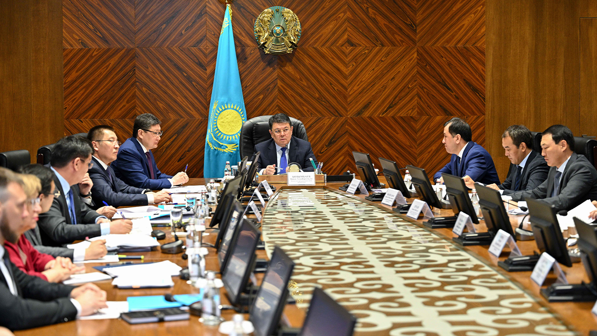 О́ńir ekonomıkasyn damytý – basty nazarda