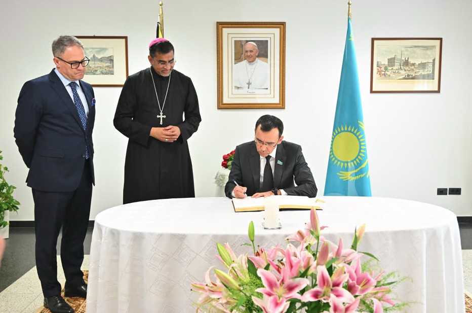 Kóńil aıtý kitabyna jazba qaldyrdy