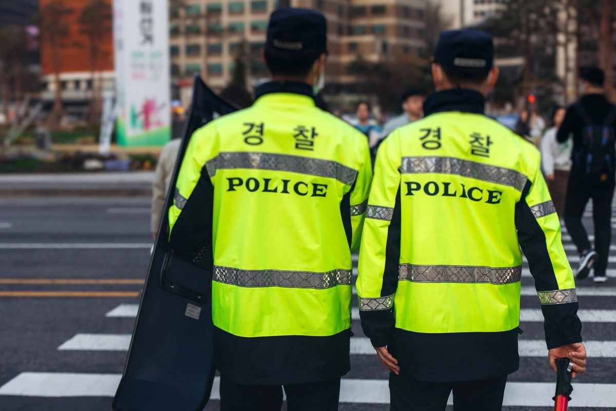 Qarýlanǵan oqýshy mektepke shabýyl jasap, alty adam zardap shekti