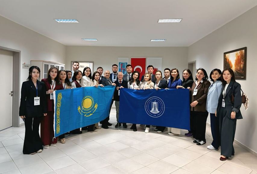 Memlekettik qyzmetshiler tıimdi jobamen túrik tilin úırenedi