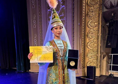 «Gúlder» ansambliniń solısi halyqaralyq baıqaýda top jardy