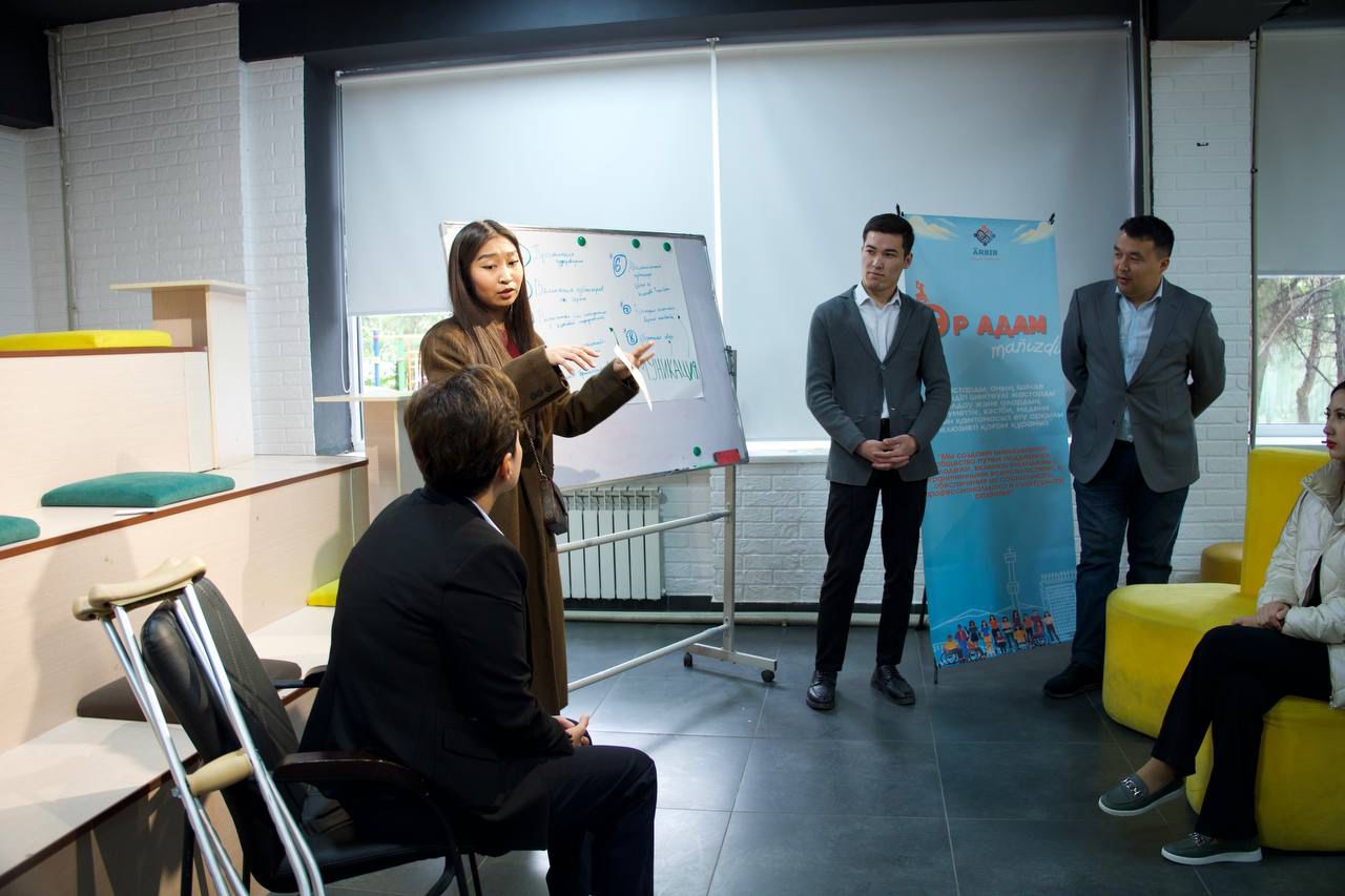 Árbir adam mańyzdy: Almatyda jastarǵa arnalǵan ınklıýzıvti kommýnıkasııa semınary ótti