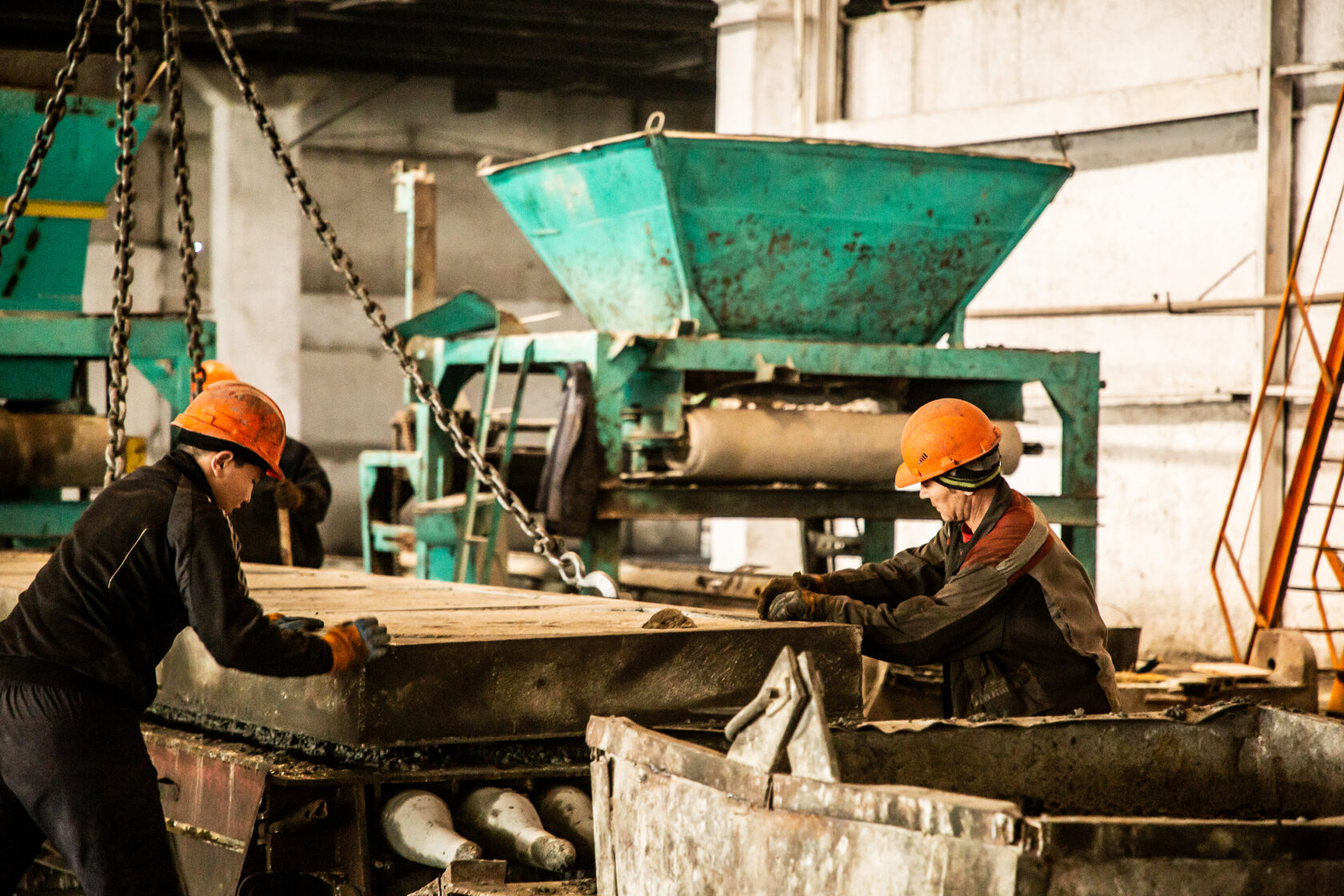 Qurylys qarqynyna úles qosqan ujym