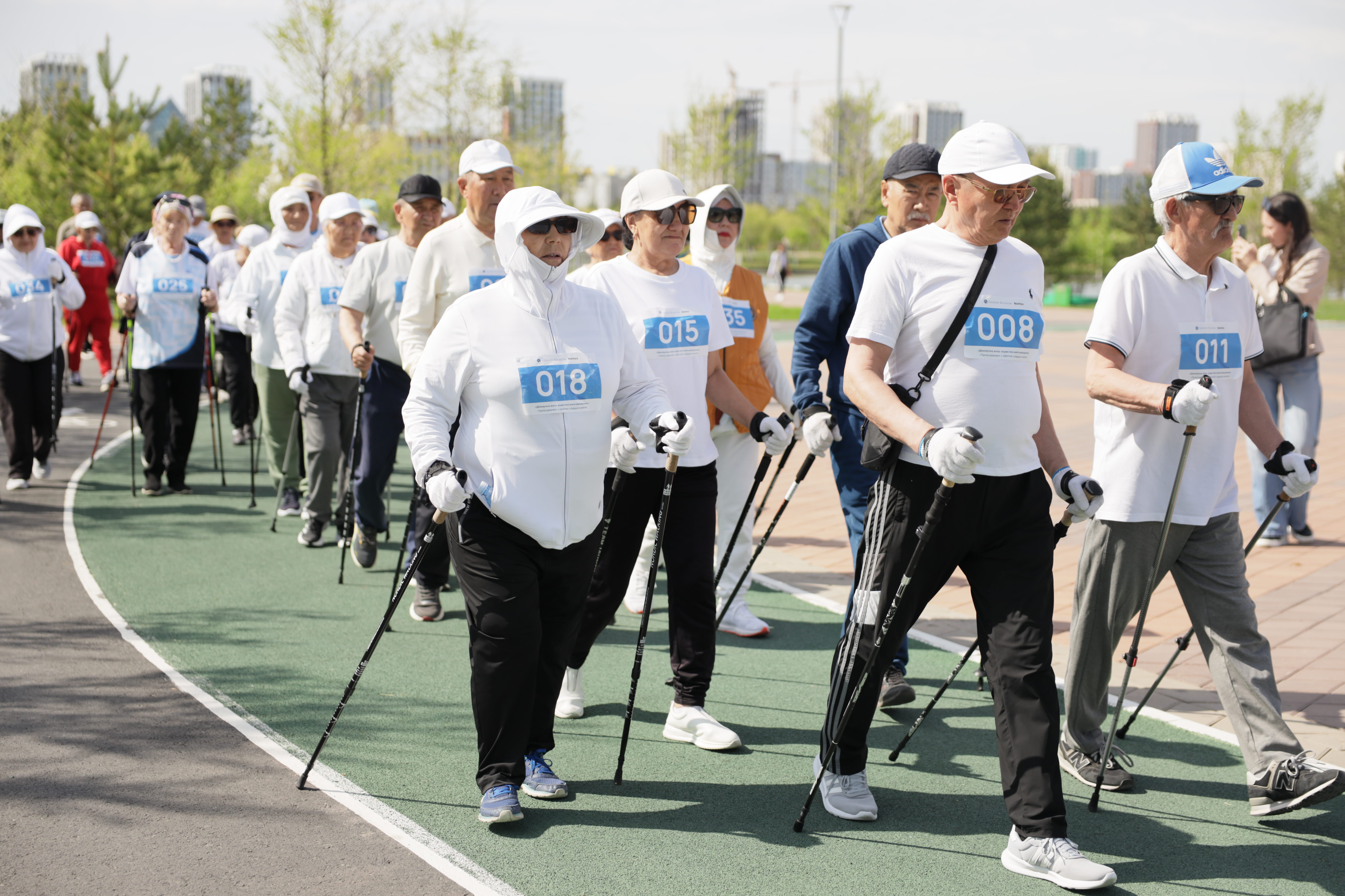 Astanada Gedeon Rıhter uıymdastyrǵan densaýlyq marafonyna 50 qarııa qatysty