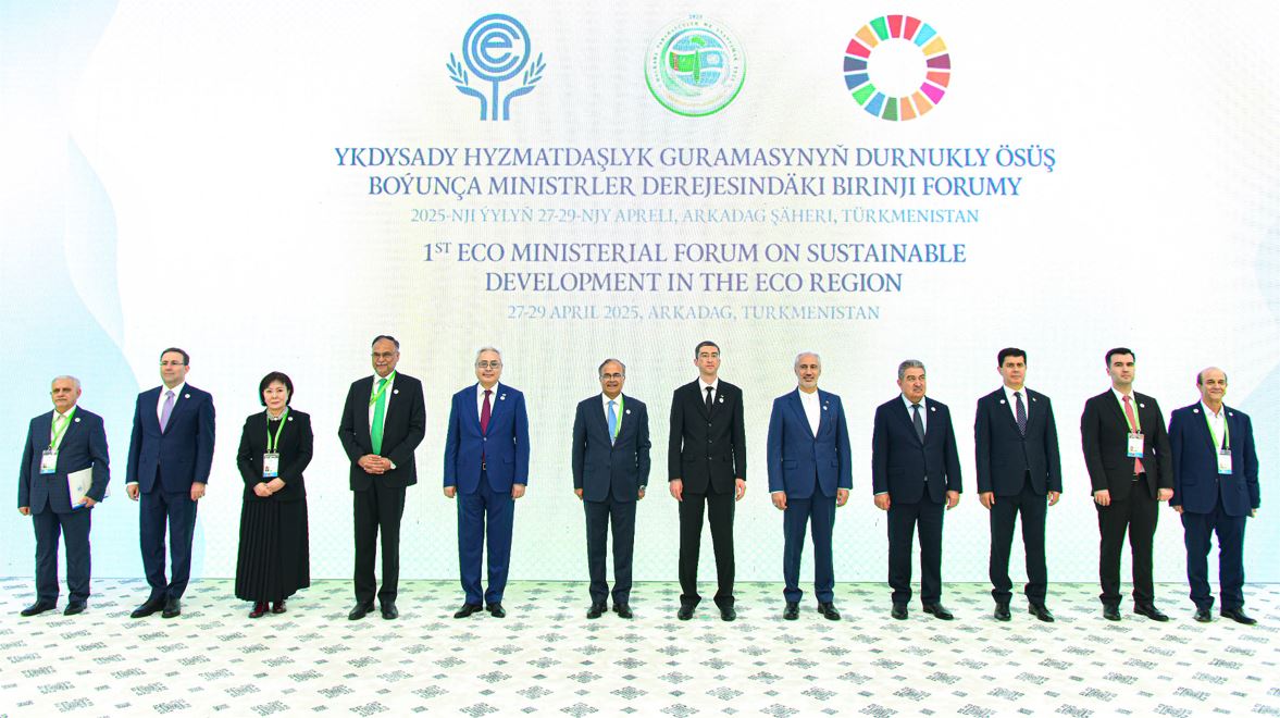 Qazaqstan delegasııasy Túrikmenstandaǵy forýmǵa qatysty