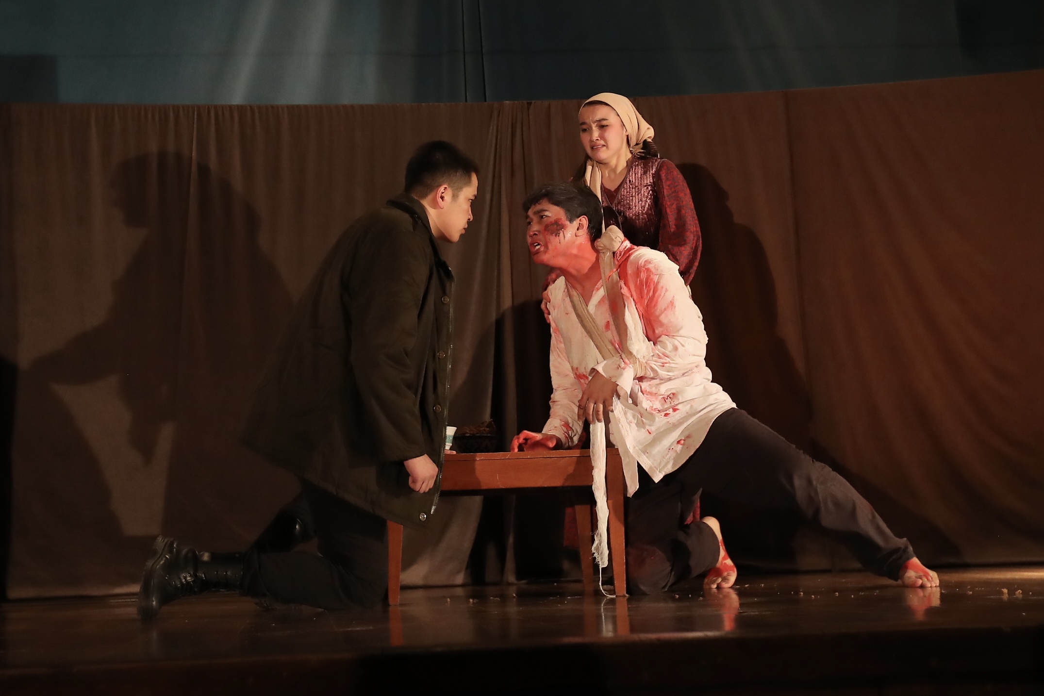 Adamdyq pen satqyndyq arasyndaǵy tańdaý