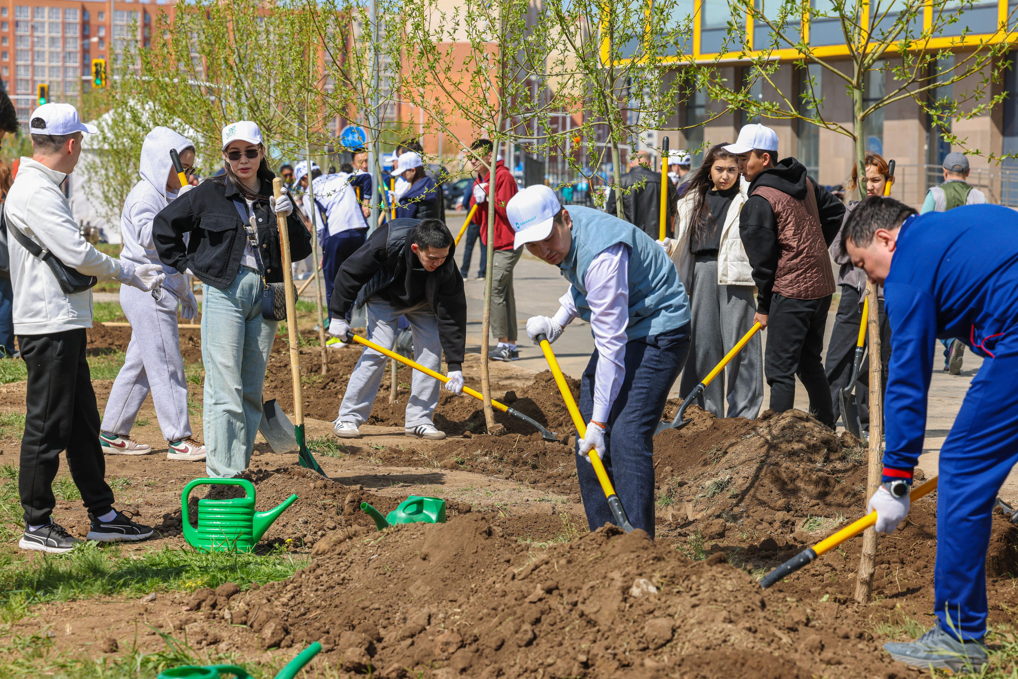Birlik kúnine oraı «Taza beısenbi» ekologııalyq aksııasy ótti