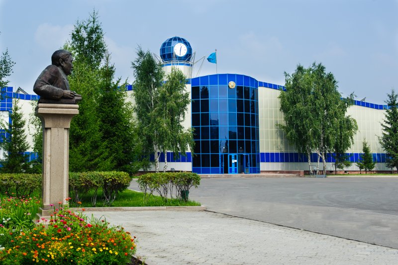 40 stýdent Amerıkaǵa attanady