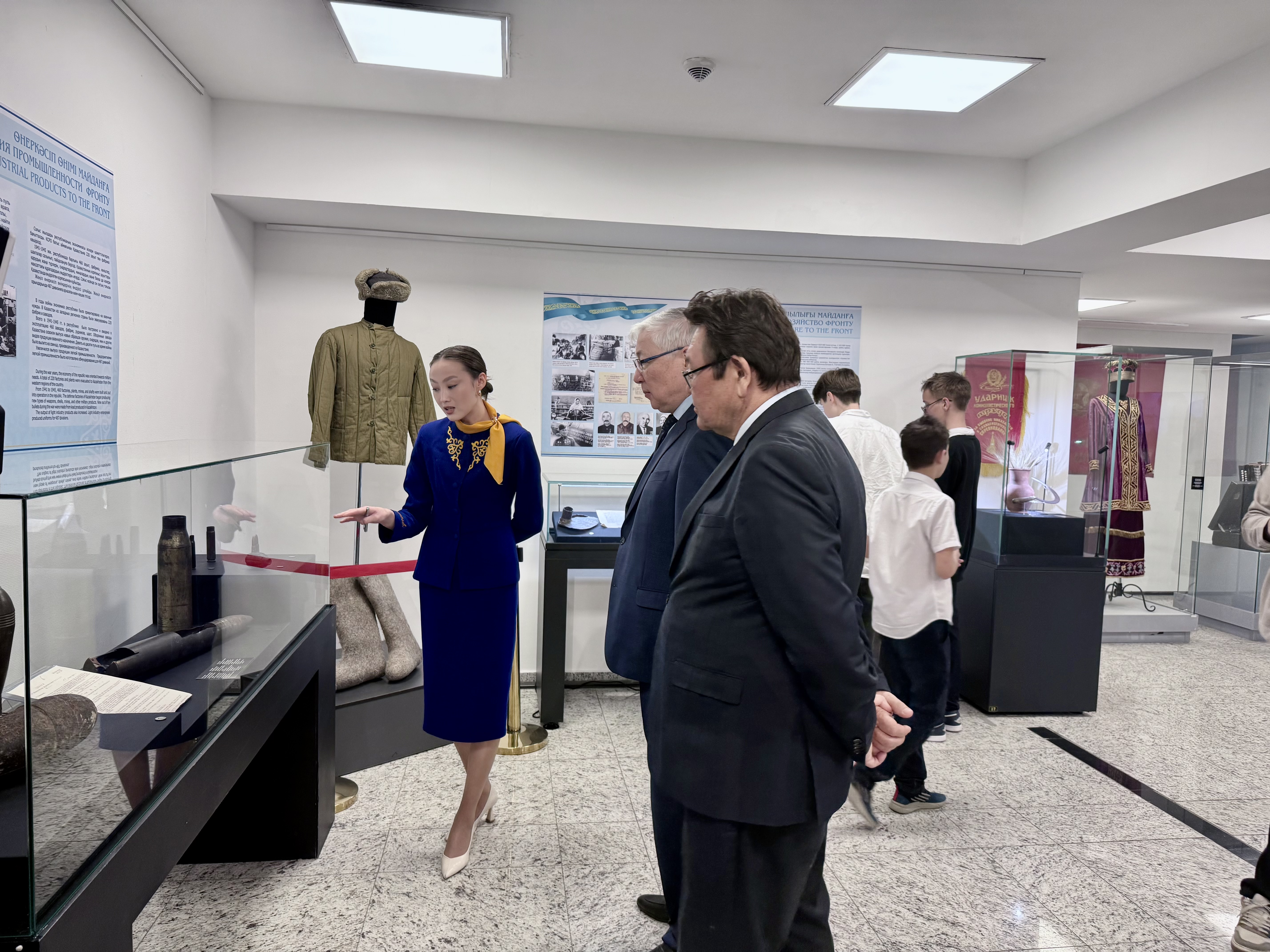 Astanada «Qazaqstan – maıdan arsenaly» kórmesiniń ashylýy ótti