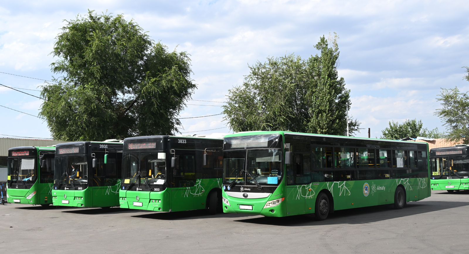 Almatyda bıyl 800 ekologııalyq avtobýs satyp alynady