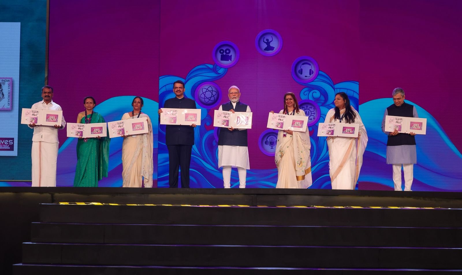 Úndistanda ótken Dúnıejúzilik aýdıovızýaldy sammıtke Qazaqstannyń ókilderi de qatysty