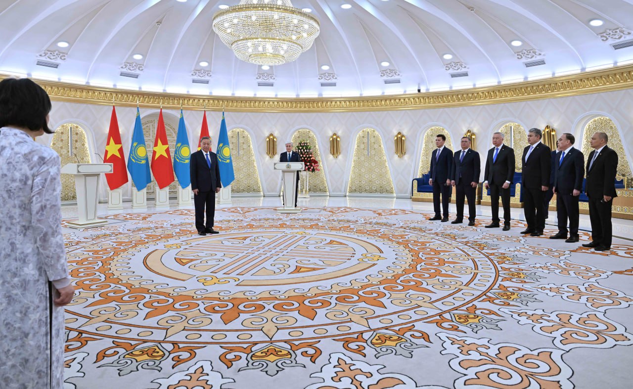 Memleket basshysy To Lamdy I dárejeli «Dostyq» ordenimen marapattady