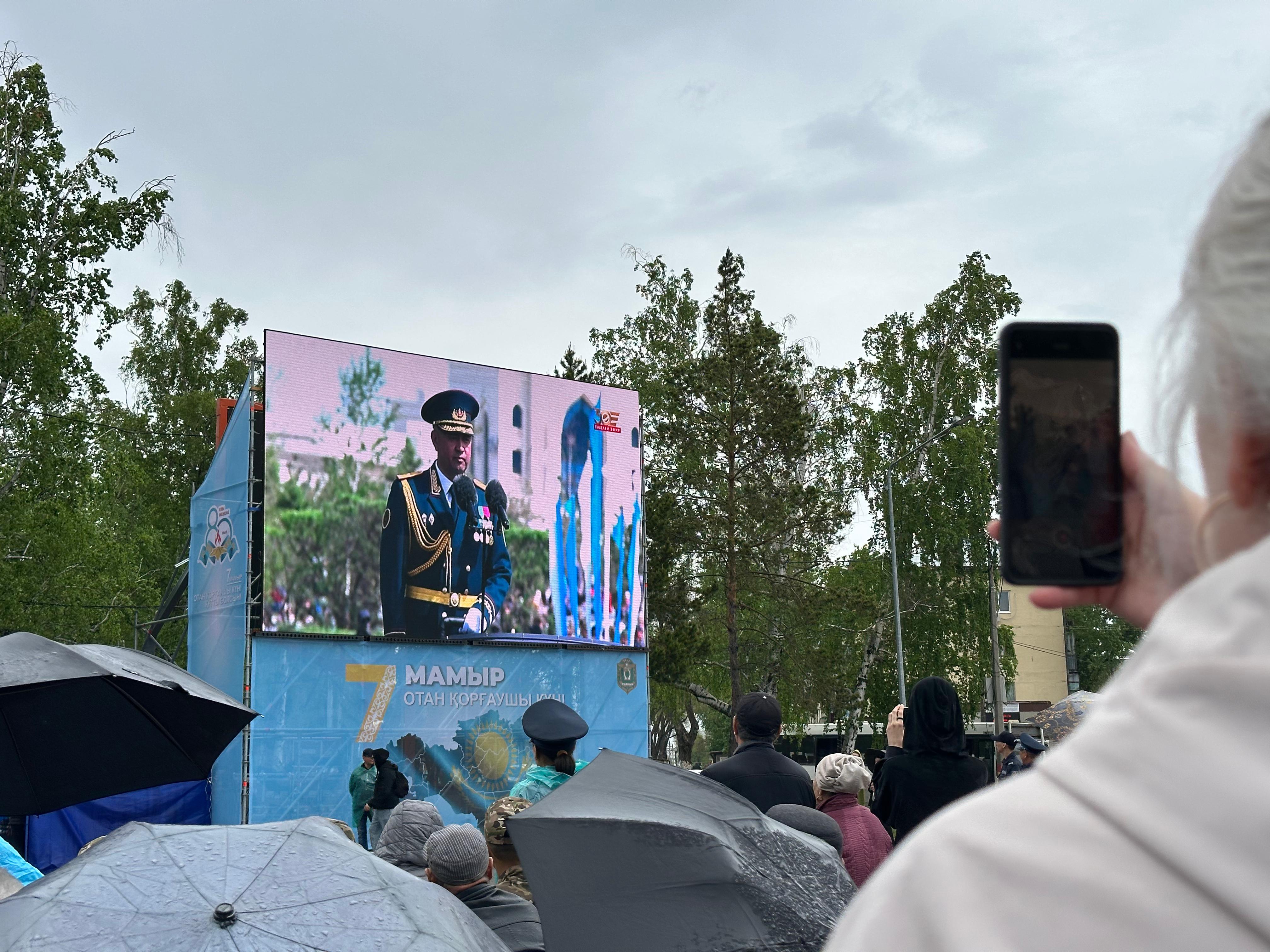 Áskerı sherýdi Qostanaı turǵyndary da tamashalady