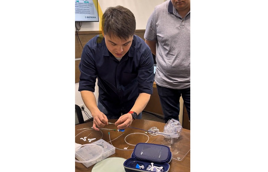 Júrek jıi soqqanda...