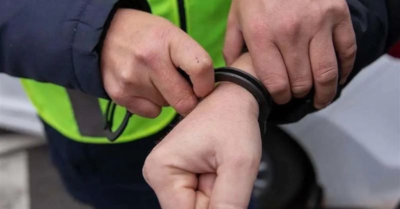 Qaraǵandy oblysynda qyz zorlamaq bolǵan aýyl ákimi qamaldy