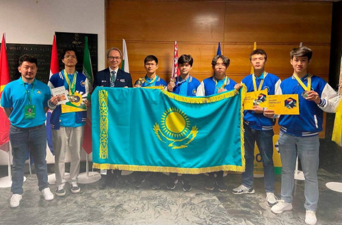 Qazaqstandyq oqýshylar Mendeleev olımpıadasynda 11 medal jeńip aldy