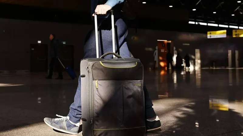 Astanada 70 adam 17 mıllıon teńgege jalǵan týr satyp alǵan