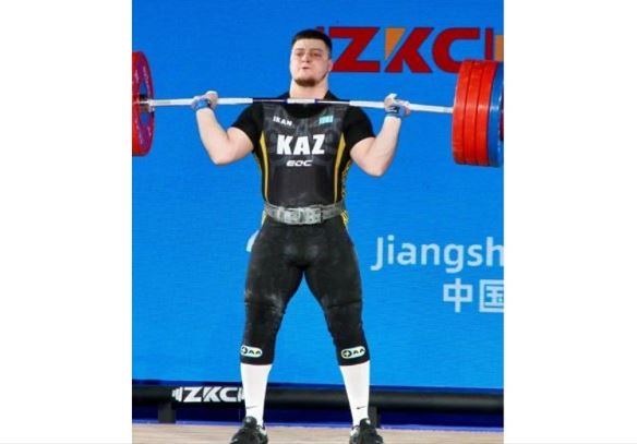 Artem Andropov Azııa dodasynda kúmis enshiledi