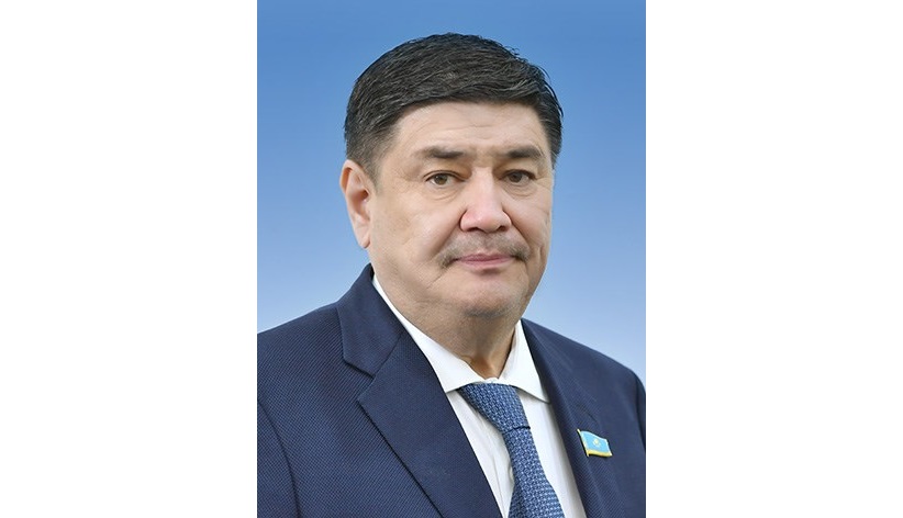 Jumys pen jalaqynyń arasynda alshaqtyq bar - depýtat