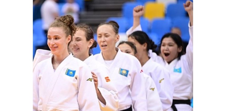 Para dzıýdodan áıelder quramasy álem chempıony atandy