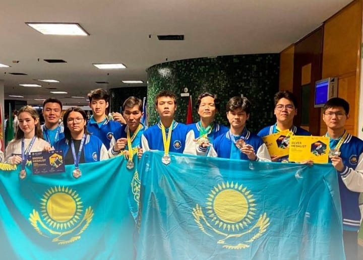 Qazaqstan oqýshylary bıyl 362 medal oljalaǵan