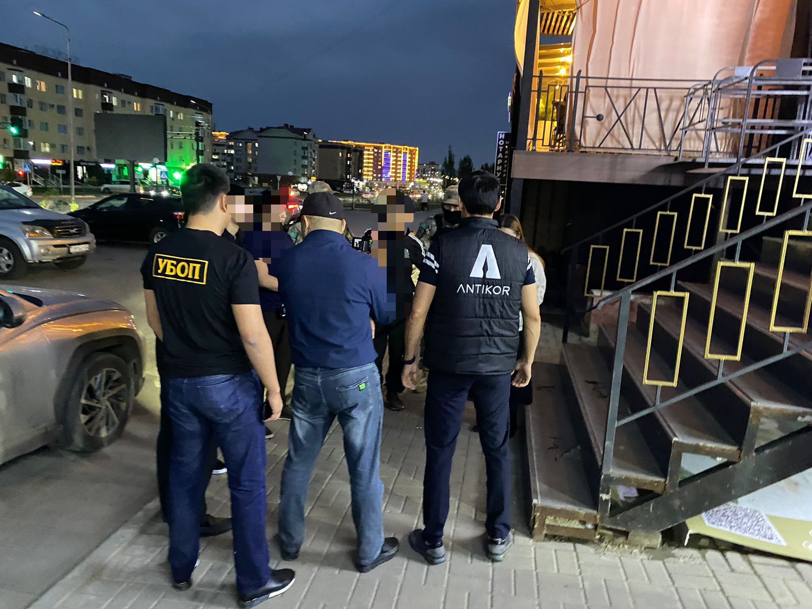 Aqtóbede kásipkerlerden aqsha bopsalaǵan kúdikti ustaldy