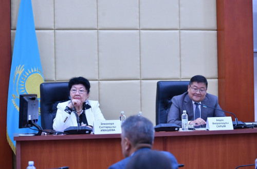 Elshil qaıratkerdi eske aldy