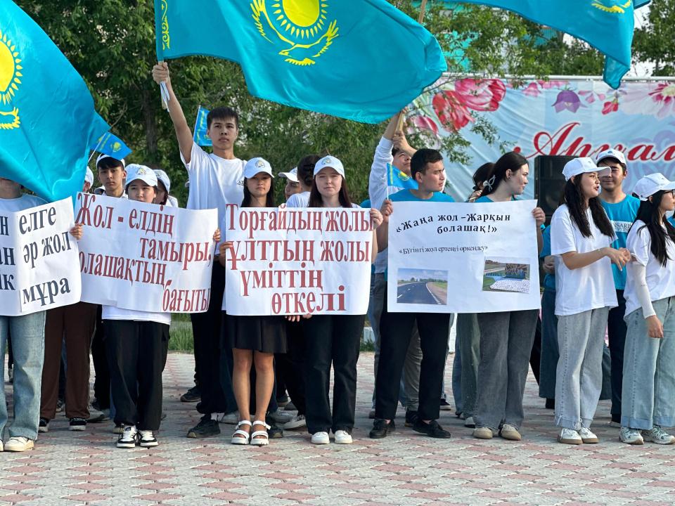 Arqalyq qalasynda «О́rkendeı ber, týǵan ólkem» atty patrıottyq aksııa ótti