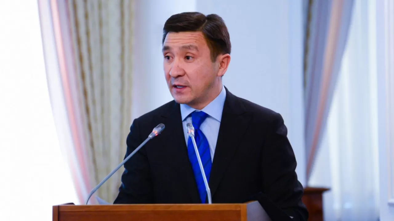 Mádenıet jáne sport salasynyń burynǵy vıse-mınıstri sottaldy