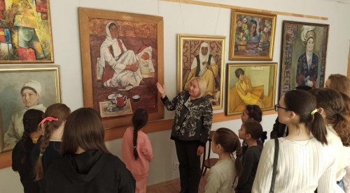 Oqýshylar jazda murajaılar men teatrlarǵa tegin kire alady