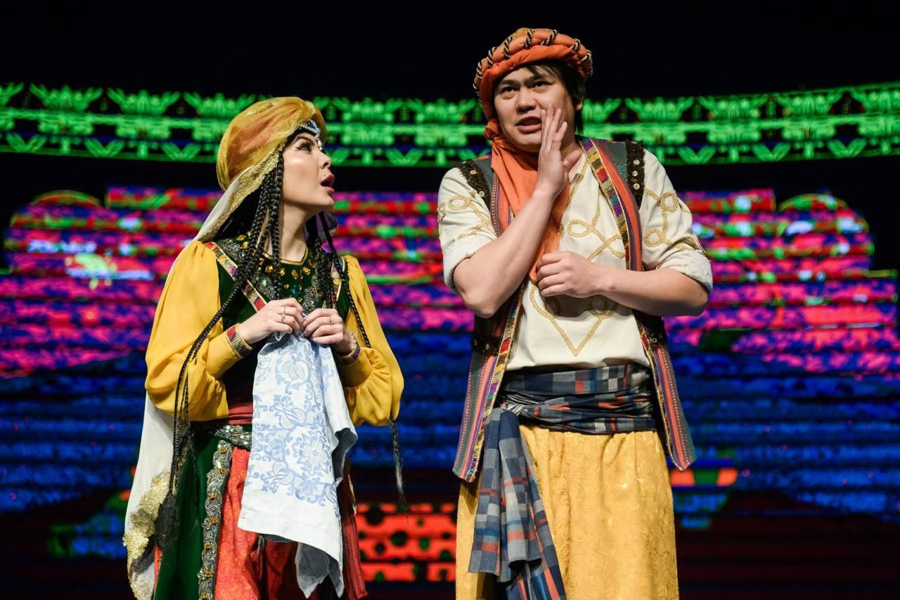 Sas atyndaǵy balalar teatry zamanaýı Oqýshylar saraıynda «Kúlsheqyz» ertegisin qoıdy