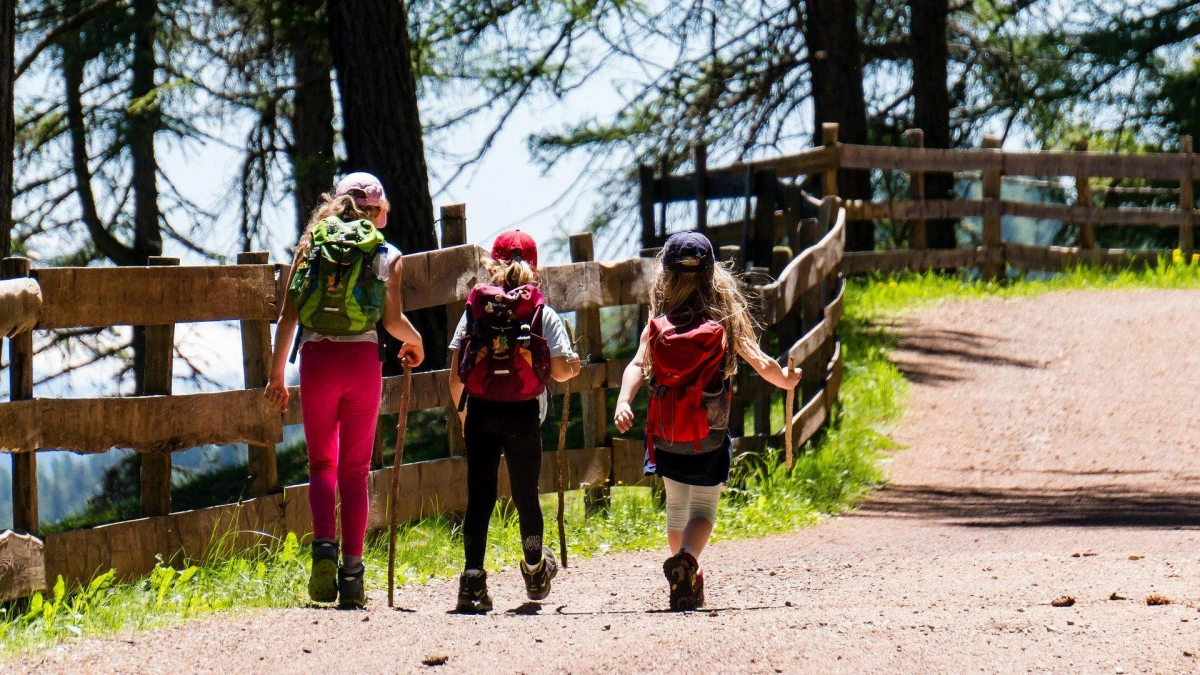 Balalar men jasóspirimder týrızminiń  jol kartasy ázirlendi