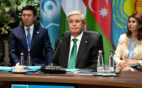 Prezıdent Túrki memleketteri uıymynyń beıresmı sammıtine qatysty