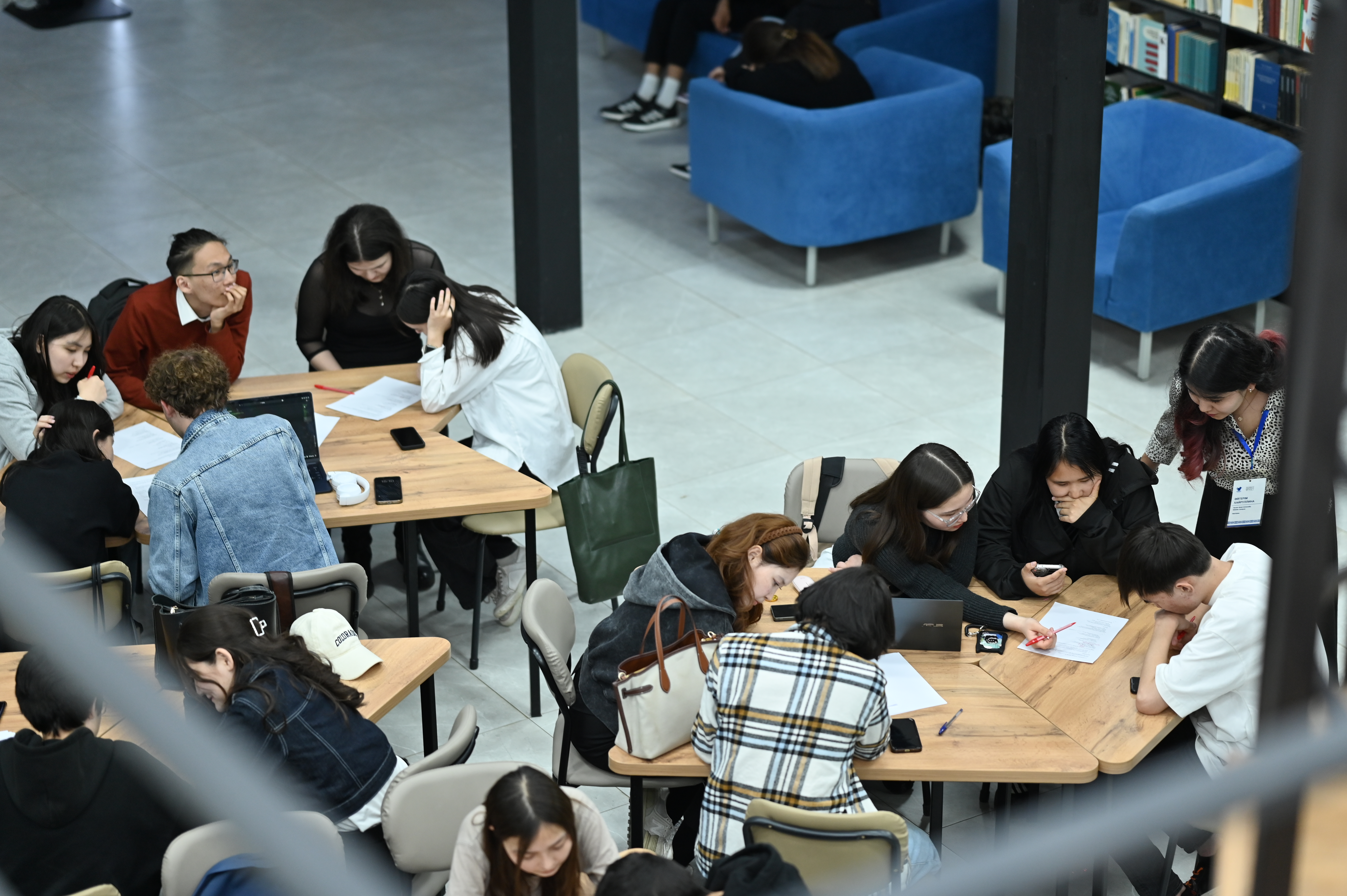 Ýnıversıtet kitaphanasy jańǵyrtyldy