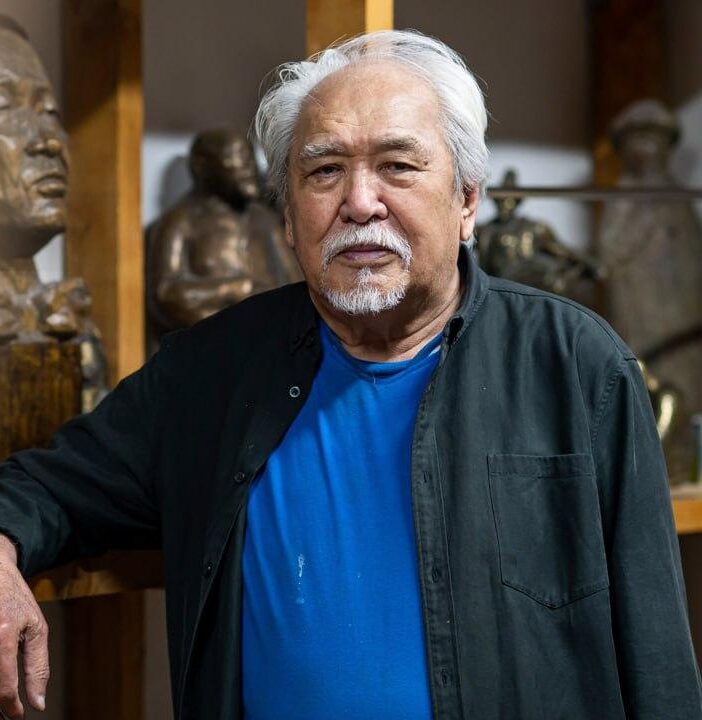 Almatyda Esken Sergebaevtyń 85 jyldyǵyna arnalǵan kórme ashyldy