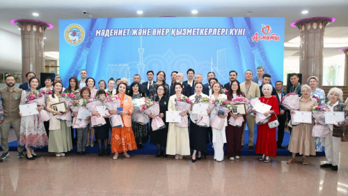 Almatyda mádenıet jáne óner salasynyń qaıratkerleri marapattaldy