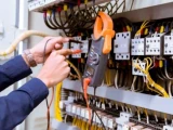 Almatyda eki elektrık tokqa túsip, aýyr kúıik aldy