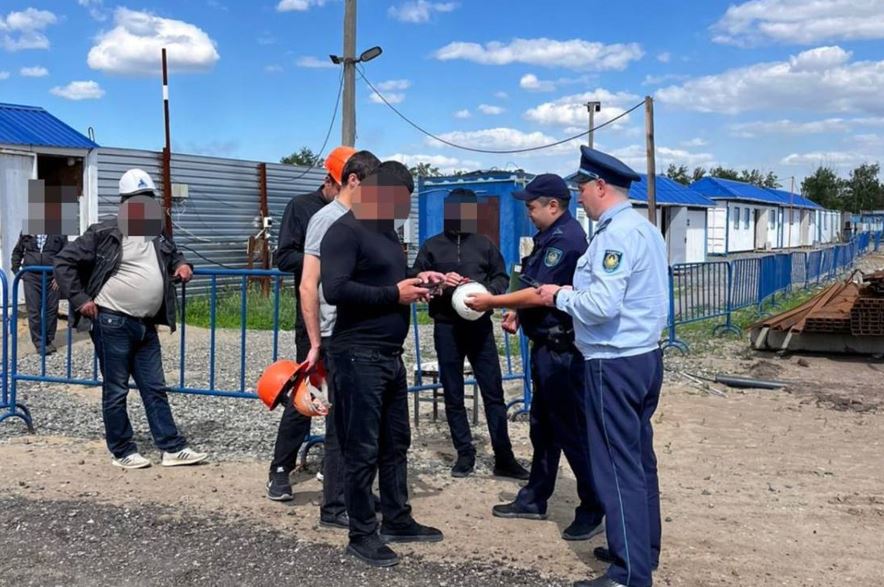 Qostanaı oblysynda kóshi-qon zańyn buzǵan sheteldikter elden shyǵaryldy   