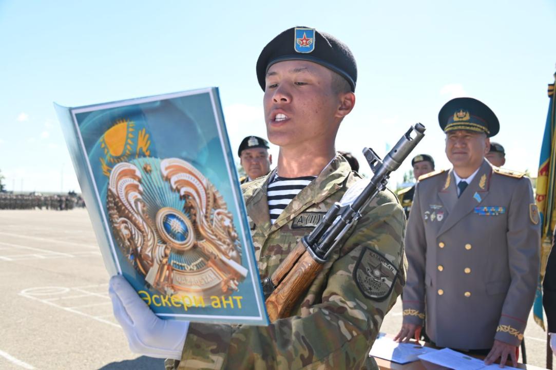 Teńiz jaǵasyndaǵy tebirenis